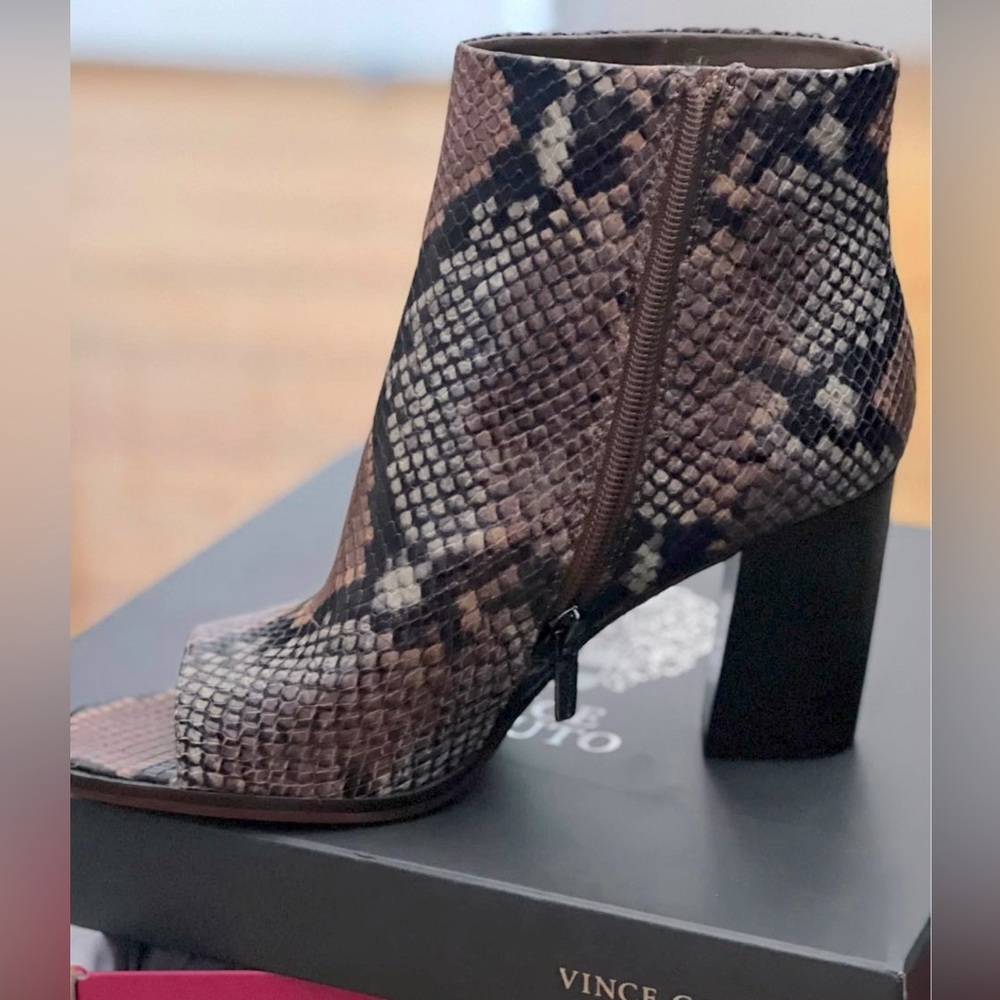 VINCE CAMUTO SHOES!!
